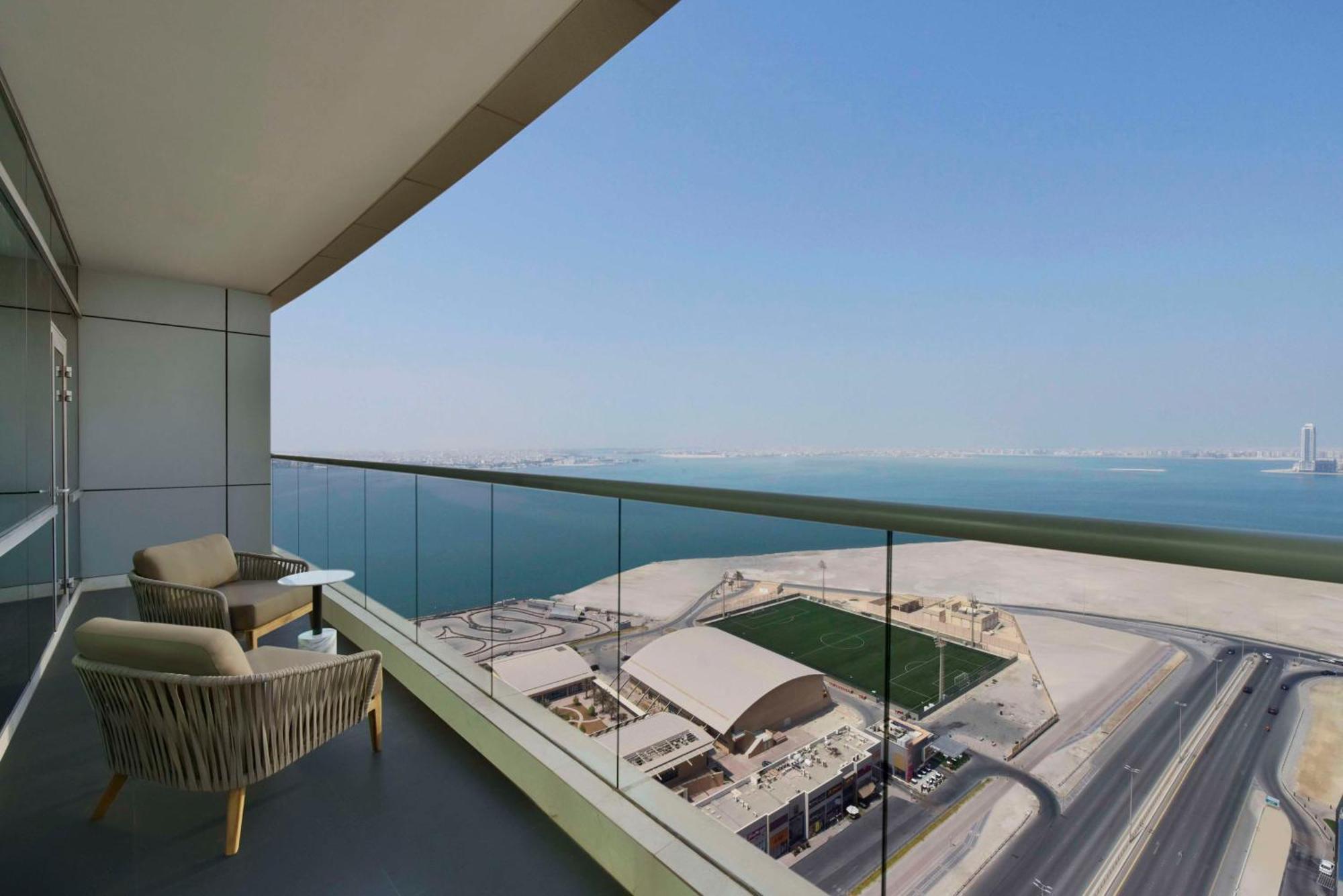 Отель Hilton Bahrain Манама Экстерьер фото