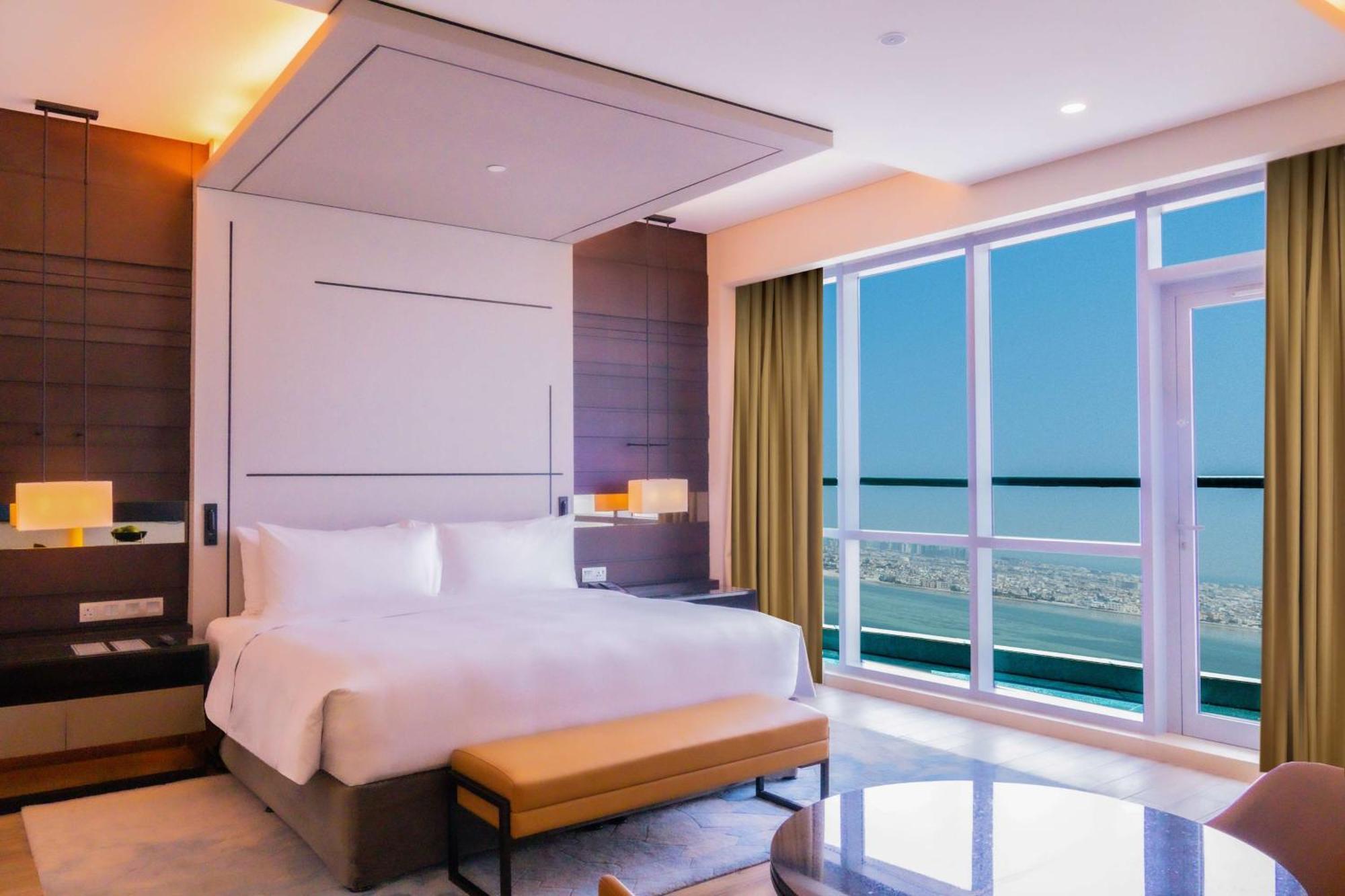 Отель Hilton Bahrain Манама Экстерьер фото